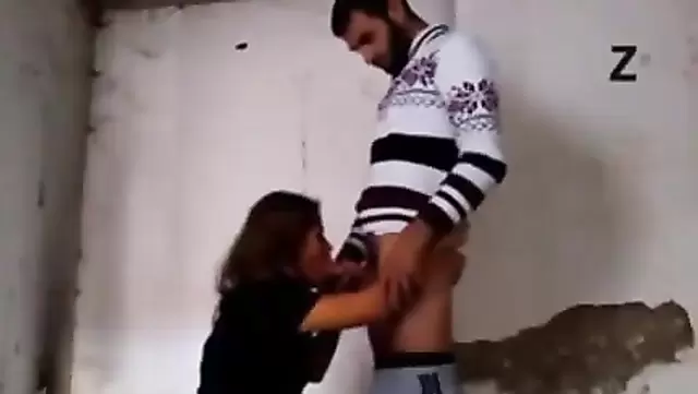 Кабардинка дала мужику в киску на заброшке